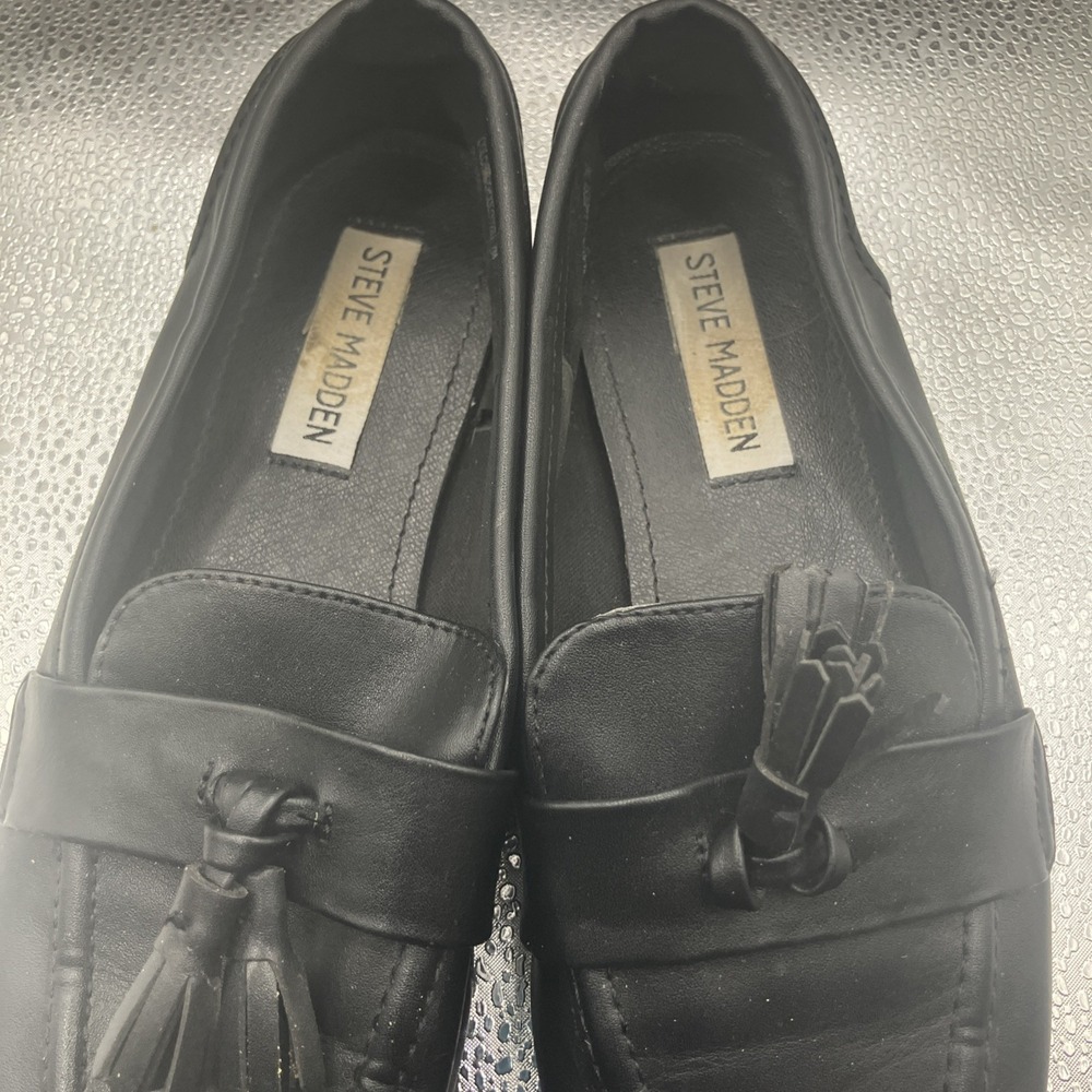 Steve Madden Minka women twin tassel, slip on leather loafer, black, size 7 M - Picture 2 of 9